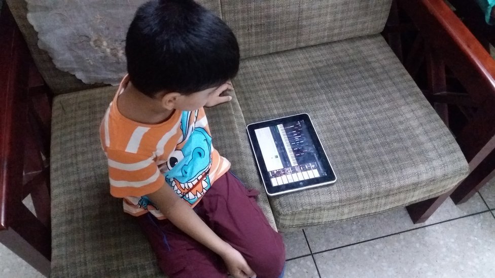 Yalangoch ayollar mushuklarining fotosuratlari