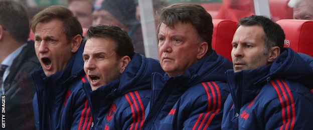 Louis van Gaal on the Manchester United bench