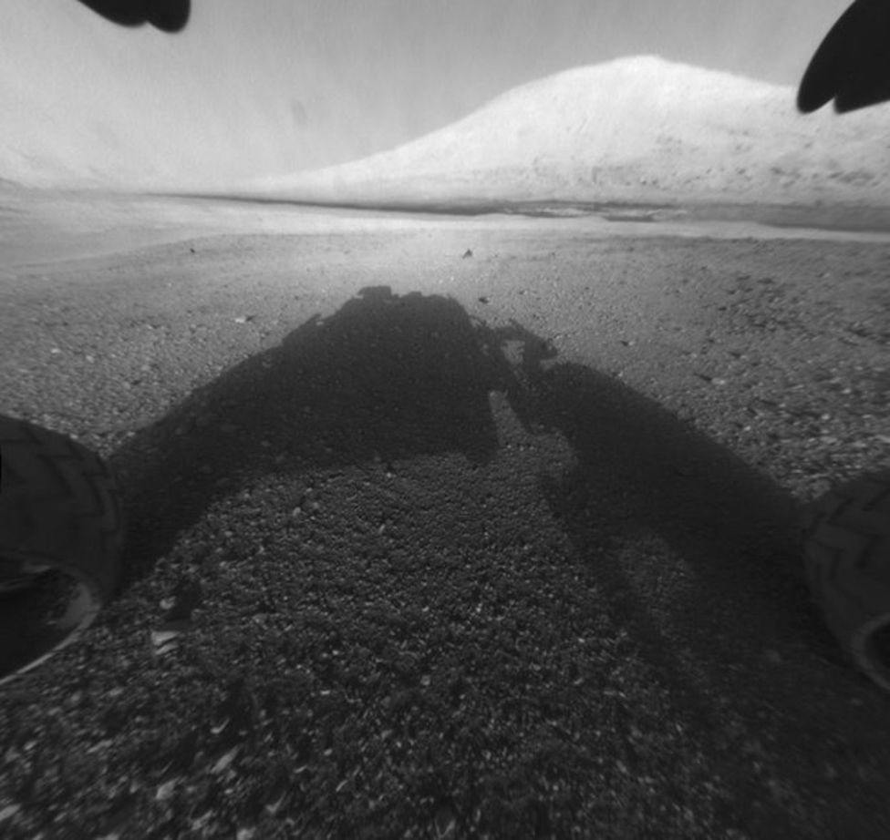 Primera foto del Curiosity en Marte