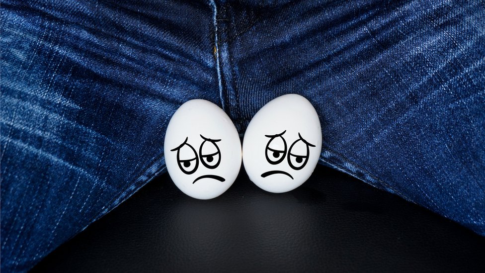 U bog‘da qizlarning ko‘z o‘ngida jilmayiladi.