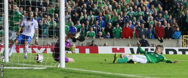 Steven Davis celebrates 