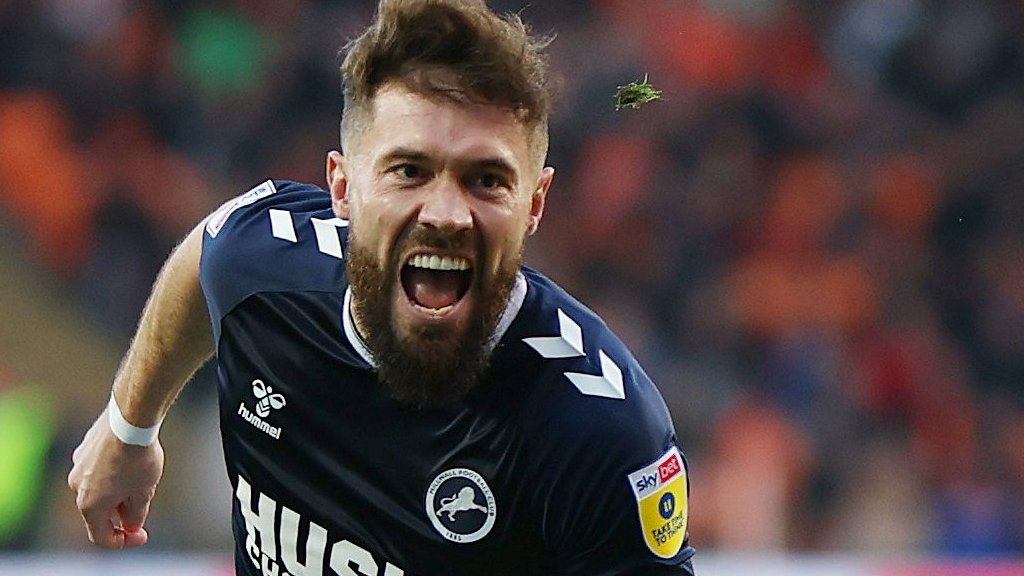 Millwall: Ryan Leonard and Tom Bradshaw extend Lions deals by further year  - BBC Sport