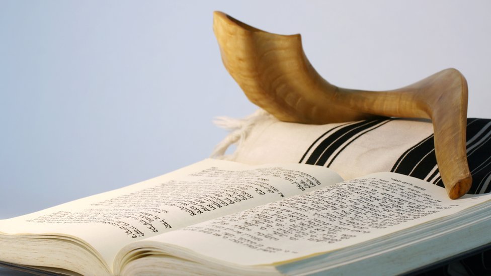 Yom Kippur What is it, when is it and how is it marked? CBBC Newsround