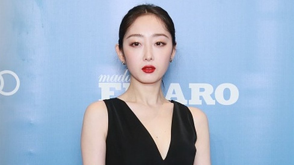 Chinese actress blackmailed over upskirting video