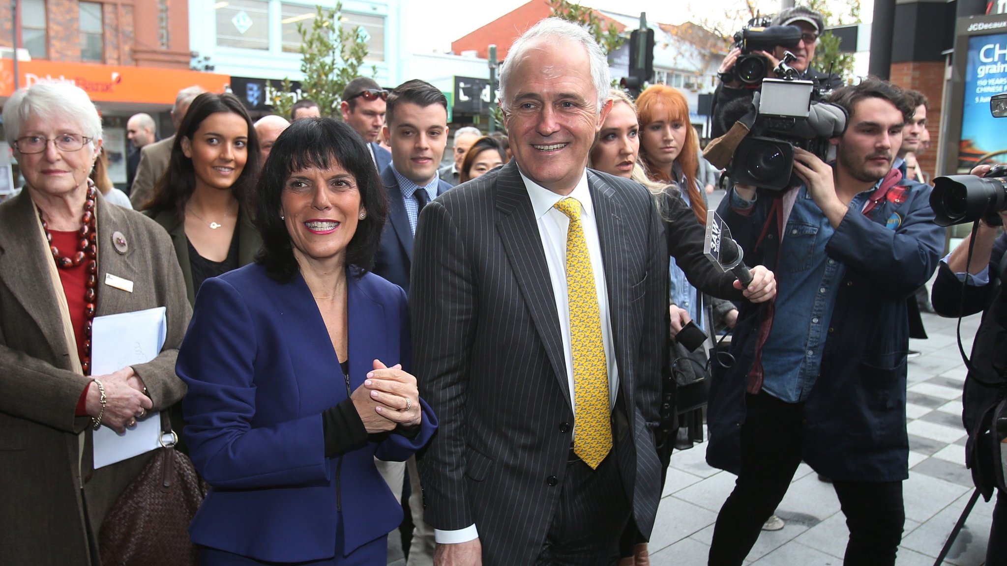 Australia ruling conservatives win tight election