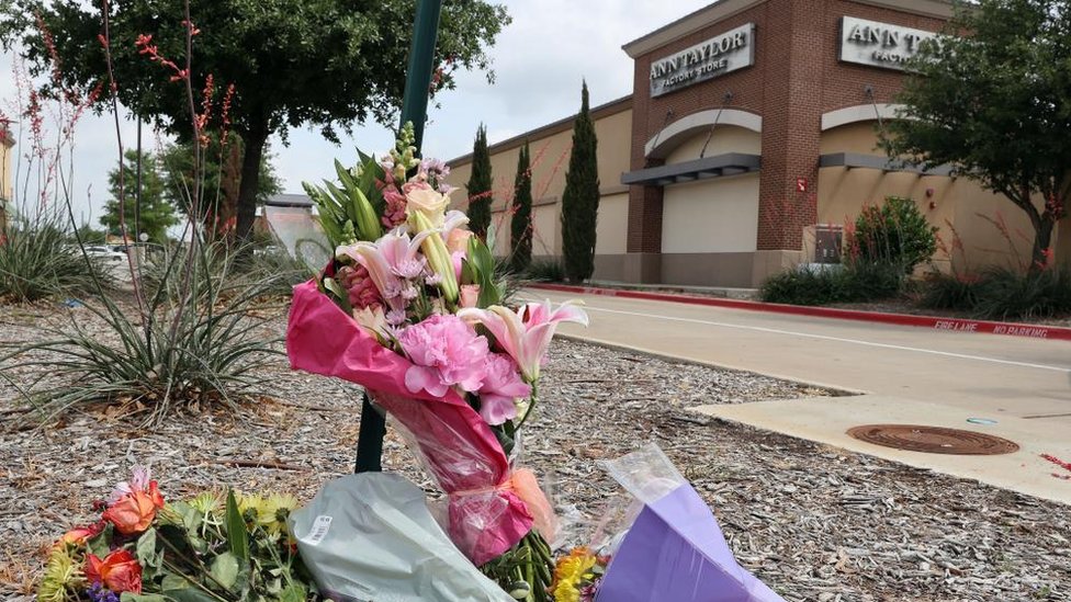 Gunman kills eight people in Texas mall