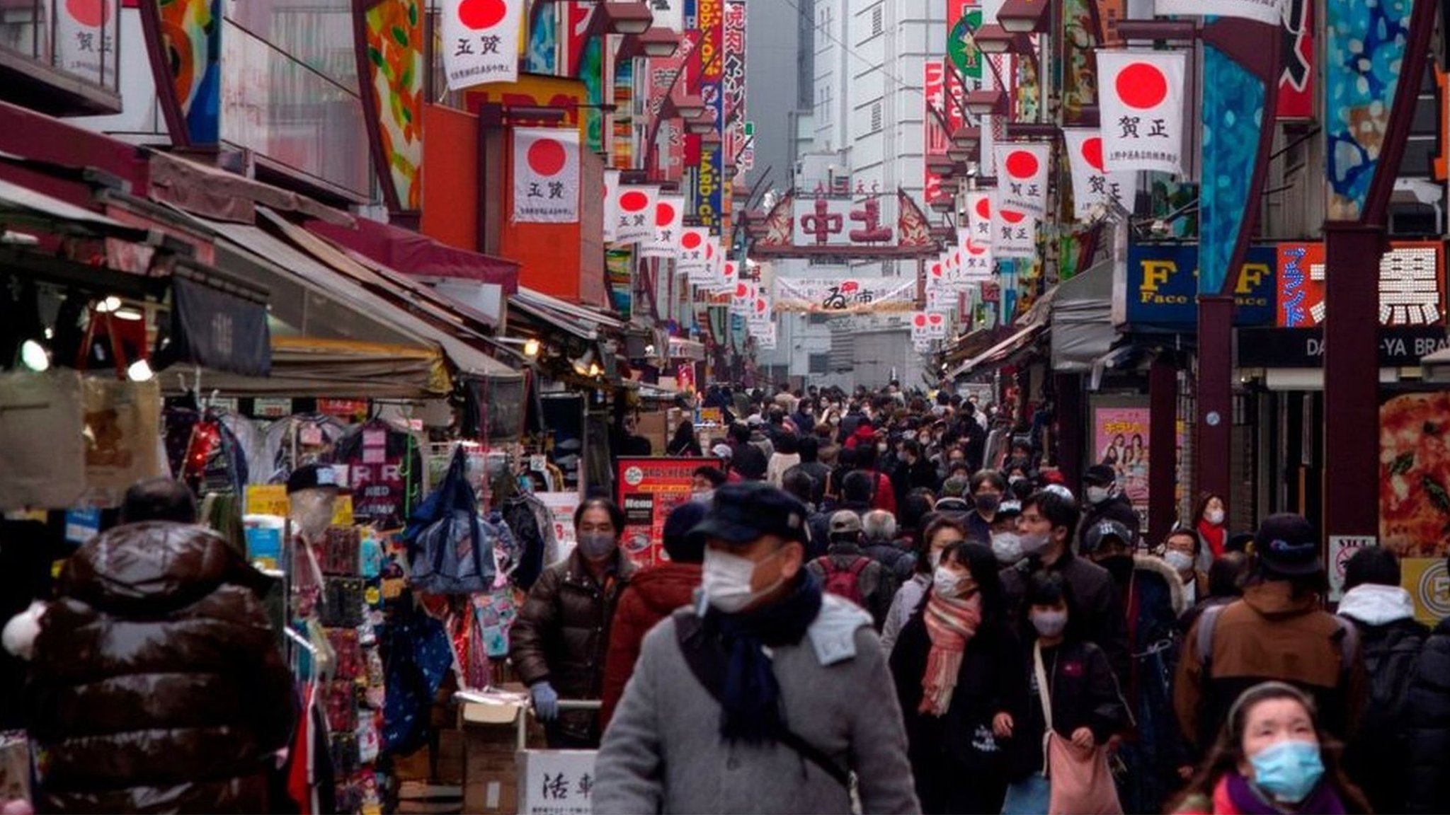 日本経済、2020年は4.8％縮小 新型コロナウイルス影響 - BBCニュース