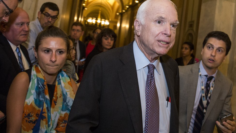 El senador por Arizona, el republicano John McCain.