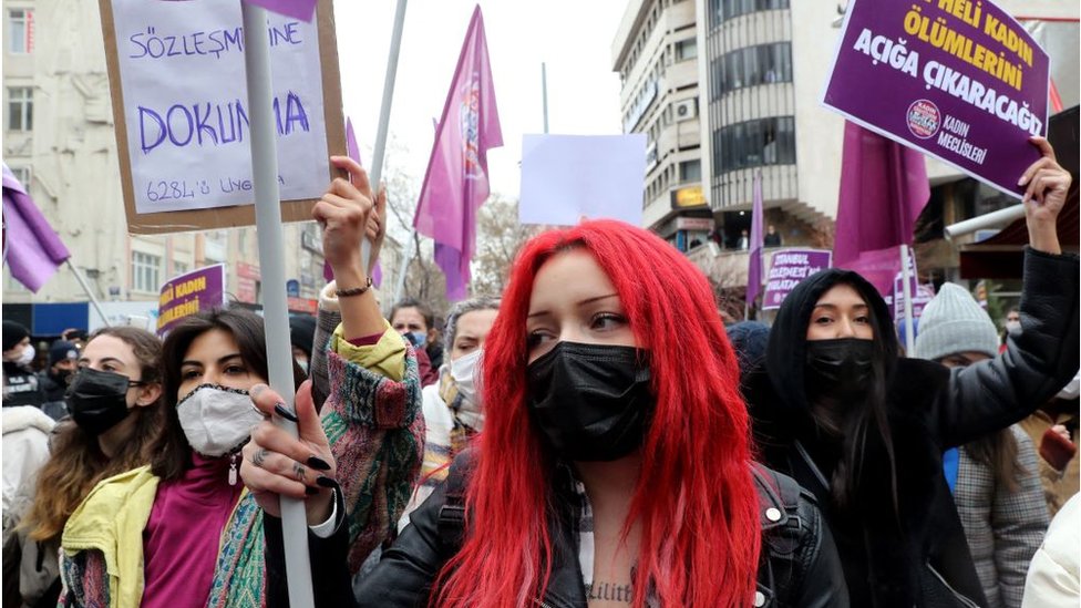 Irina Loskutovaning Plaxinadagi yalangoch fotosurati