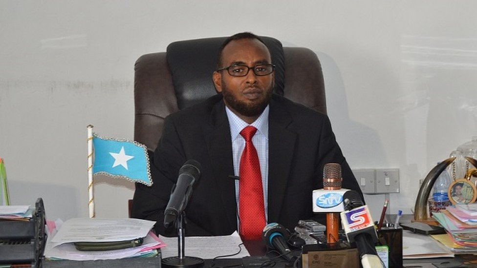 Bepul porno portal Porno va jinsiy aloqa: Kuyov ozining tukli qaynonasini ruschada yalagan.