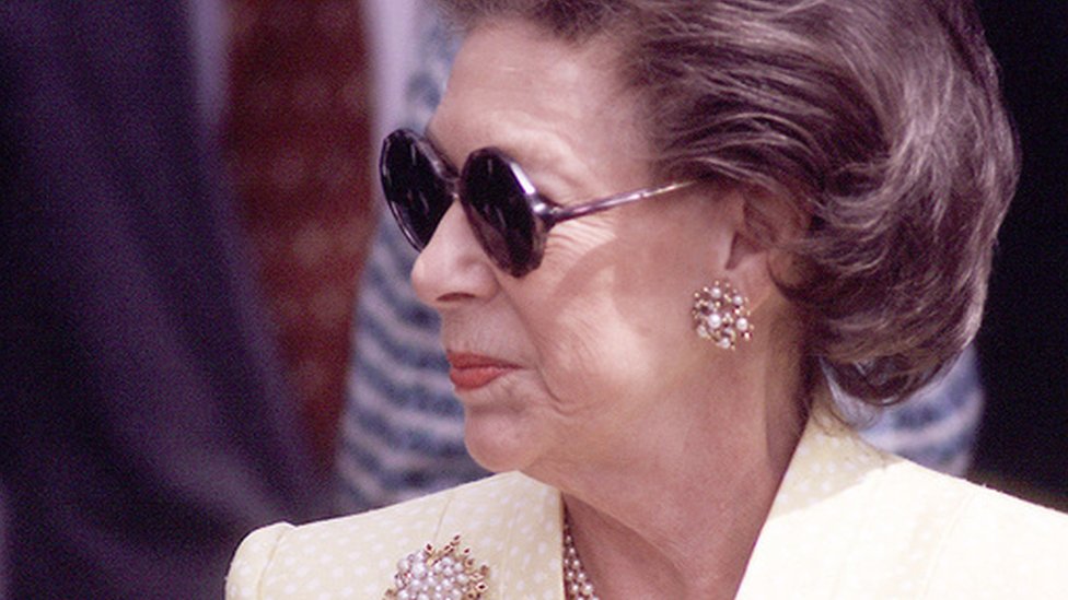 Prize for 'unconventional' royal biography