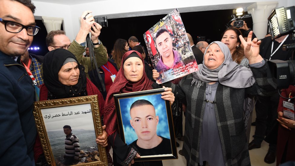 Тунисское телевидение устроило прямой эфир с жертвами репрессий