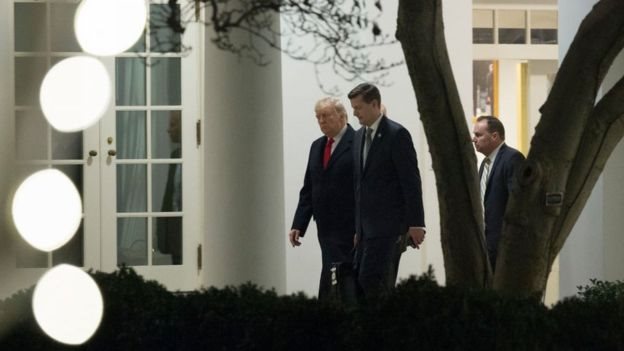 بورتر يسير إلى جانب ترامب في البيت الأبيض