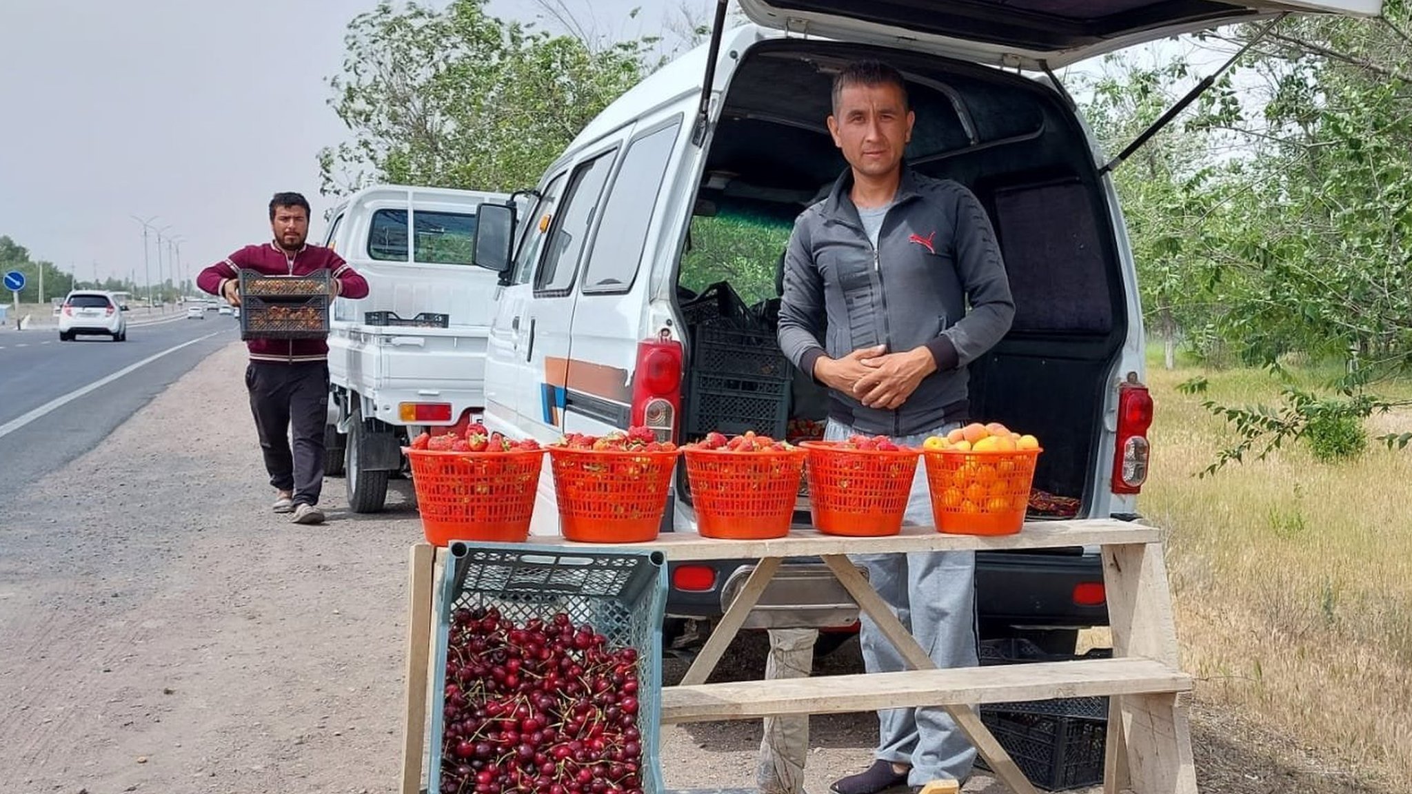 Rossiyalik talaba qizlarni pul uchun aldashdi Rossiyalik talaba qizlarni pul uchun aldashdi