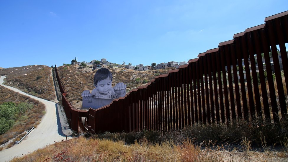 Estados Unidos empieza la construcción de ocho prototipos del muro que