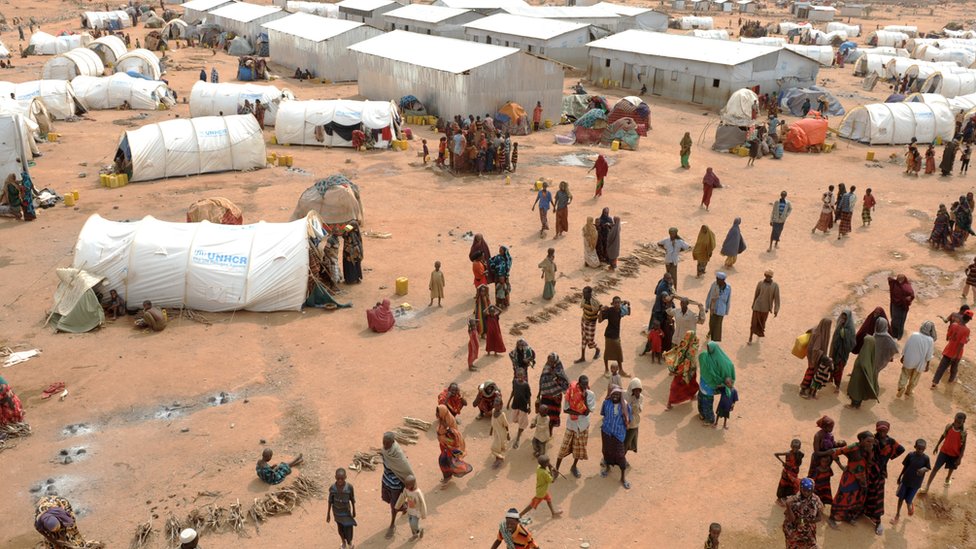 Busty massajchi shirali jinsiy aloqa qilishni xohlaydi