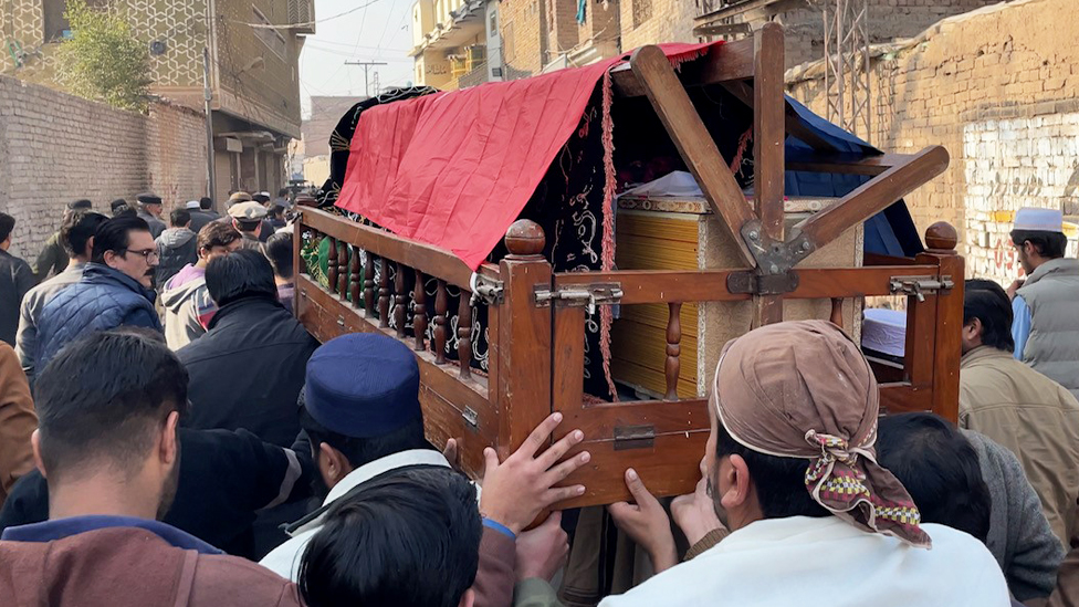 Pakistan mosque blast death toll rises to 100