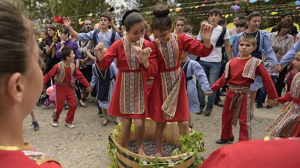 Mengapa orang Armenia menyukai orang asing