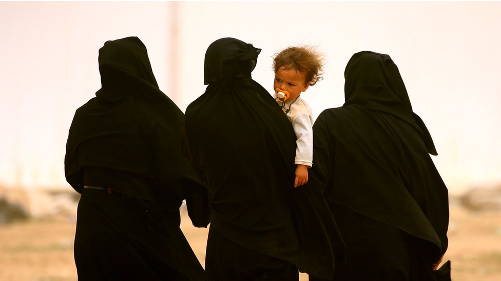 Perempuan Suriah di kamp al-Mabrouka di kampung Ras al-Ain perbatasan Turki-Suriah