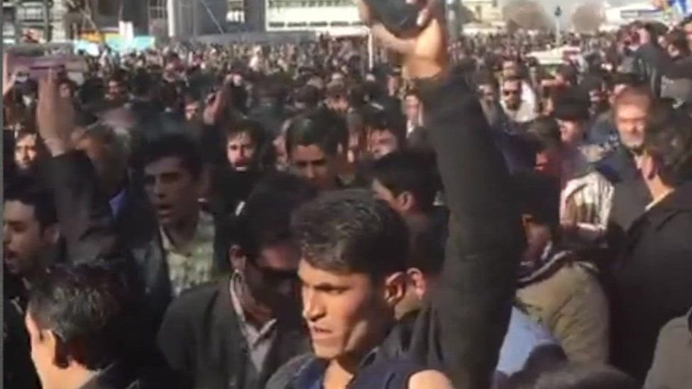 Demo anti pemerintah menyebar di beberapa kota di Iran