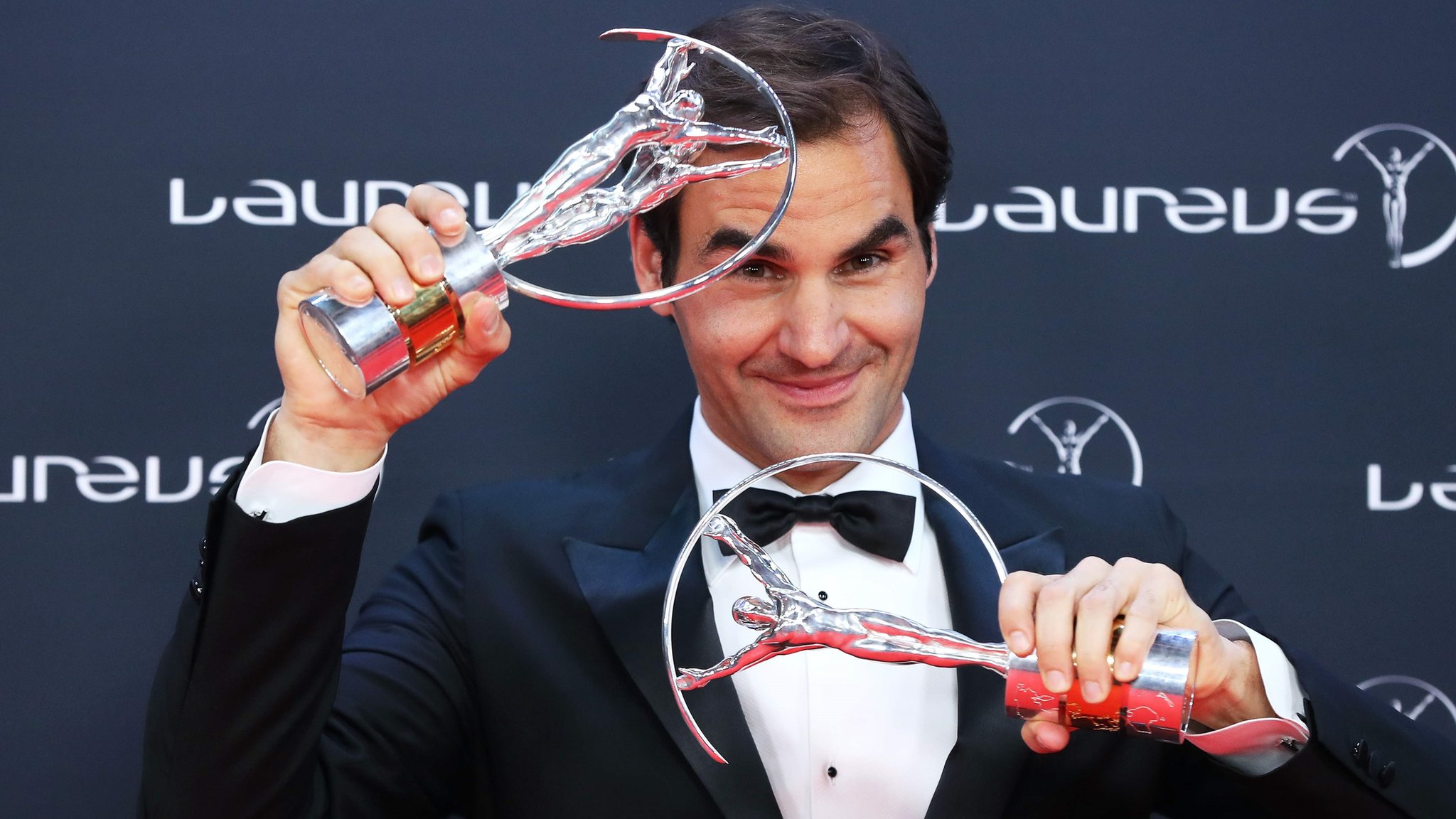 Federer and Williams win Laureus awards for 2017