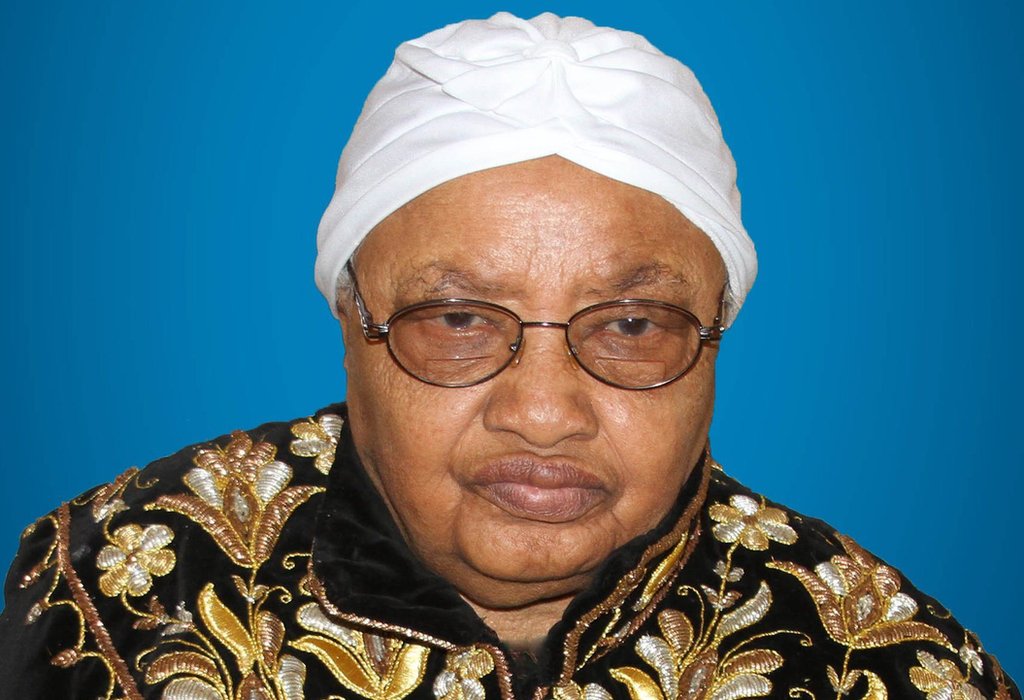 Porno video: Men qoshnimni yalangoch holda kordim