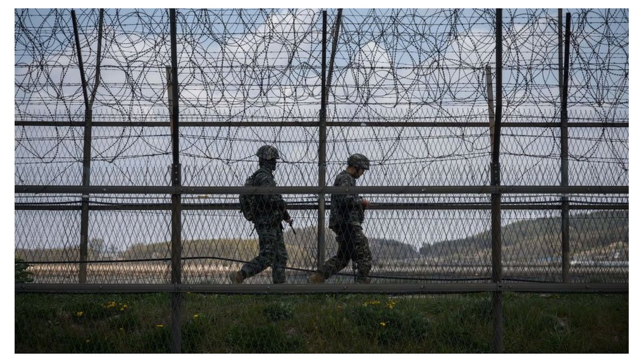 南北軍事境界線で一時銃撃戦 北朝鮮側から発砲 - BBCニュース