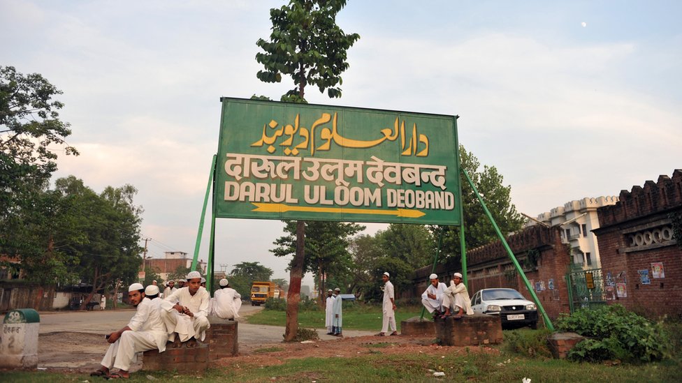 Paypoq kiygan gozal ayollar olomon