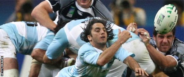 Agustin Pichot in action for Argentina