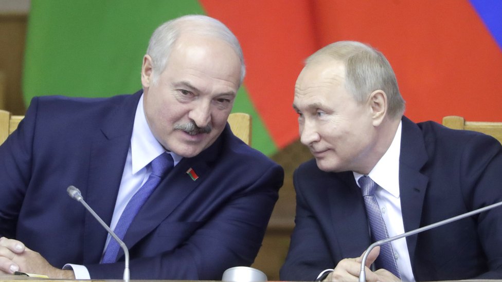 Лукашенко пообещал новую конституцию. Он готов делиться полномочиями, но  хочет все контролировать - BBC News Русская служба