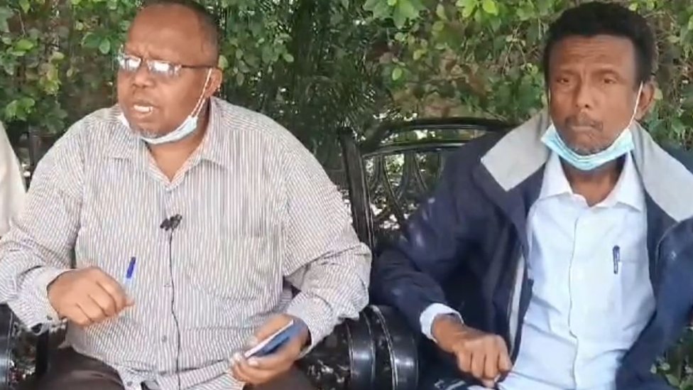 Ayol yirtilgan taytlar orqali sikiladi