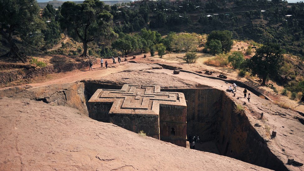 Katta kokraklar bilan guruh porno onlayn Oriq va yoqimli qiz bilan porno