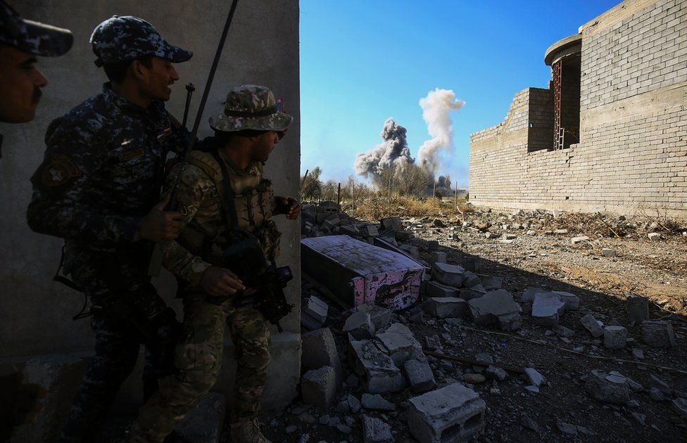 معركة غرب الموصل: القنابل 