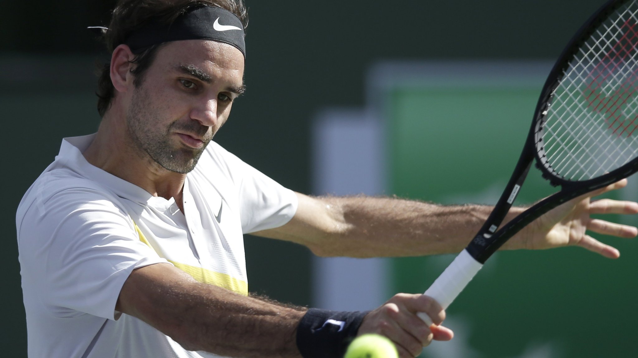 Roger Federer: World number one reaches Indian Wells last 16