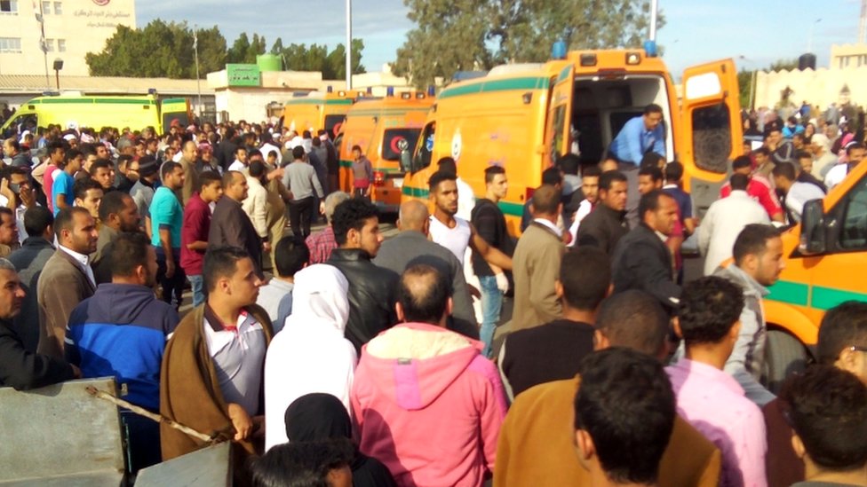 Egypt attack: IS flags carried by gunmen, say officials