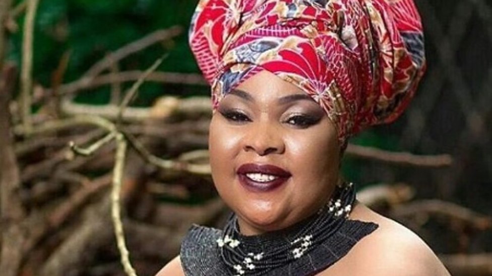 Milena Velba porno blowjob