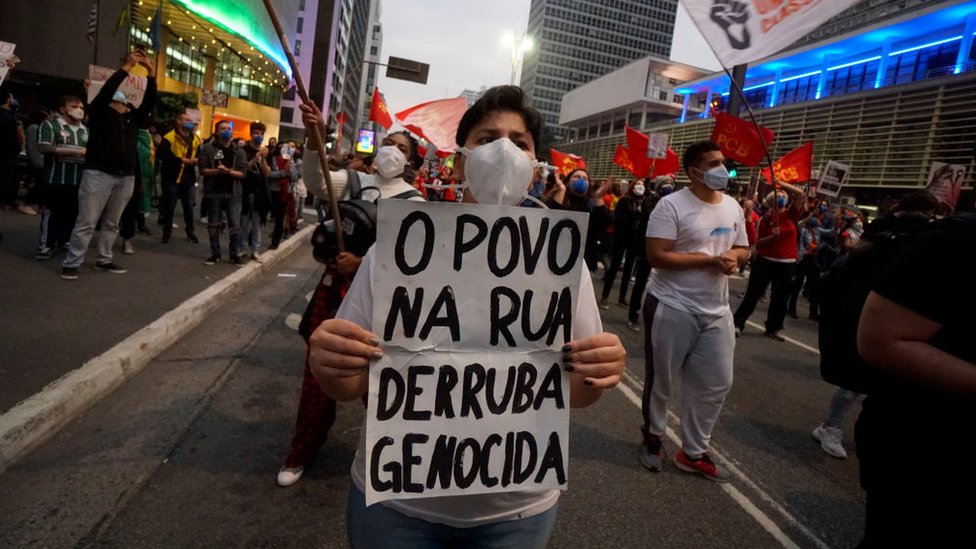 Manifestantes fazem atos contra Bolsonaro e a favor da vacina; FOTOS dos  protestos pelo Brasil, Política