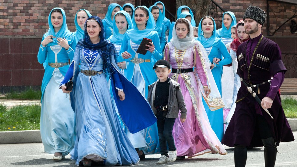 Чеченские Парни И Русские Девушки Фото