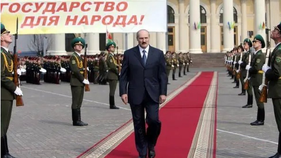 U jinsiy aloqa videosini ozi xohlagan Chick va yongoq bilan jinsiy aloqa multfilm