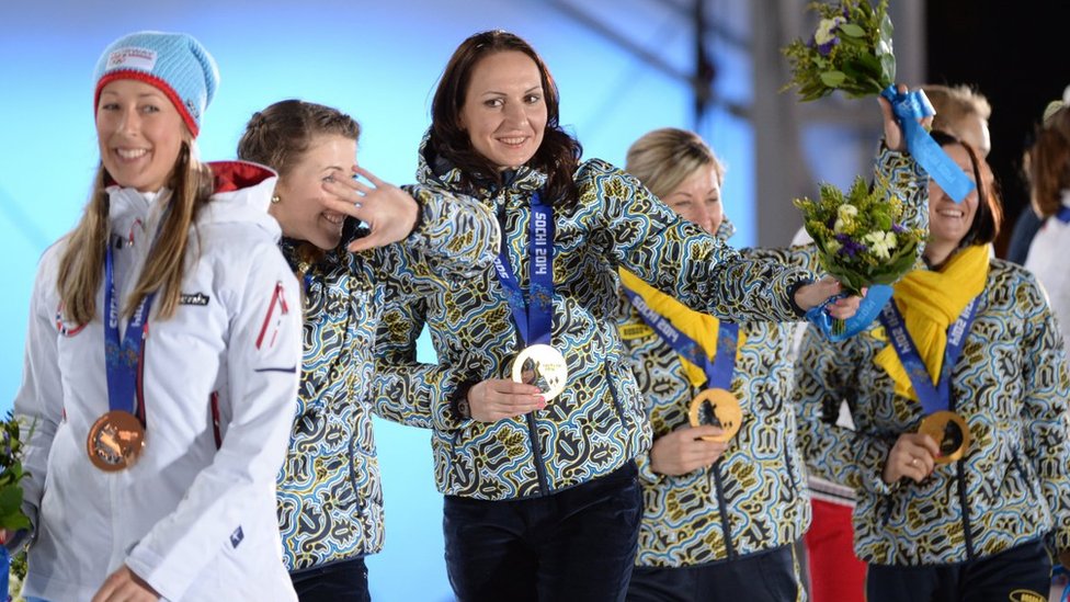 Infinity тобының әншісімен порно