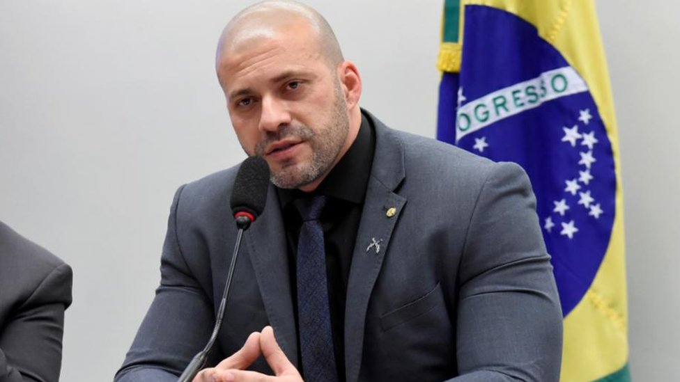 Relator quer arquivar processo contra deputado que espalhou fake news sobre  Marielle