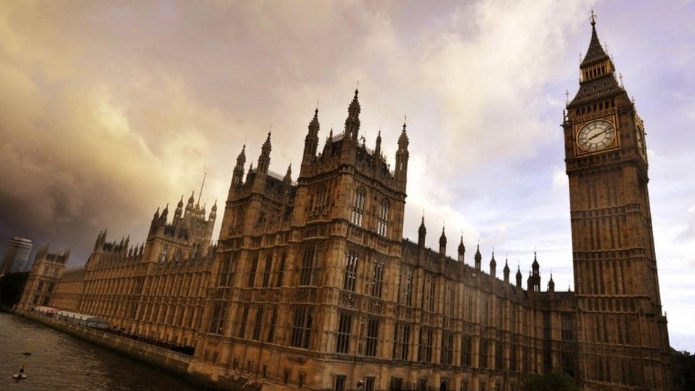 Сексуалды ханым Бриджит Б. университетте өзінің әдемі жігітін трахает етеді