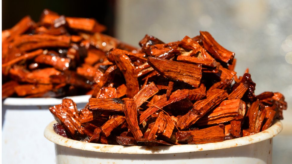 Yalangoch xotin tosatdan shaxsiy fotosurat Yalangoch xotin tosatdan shaxsiy fotosurat