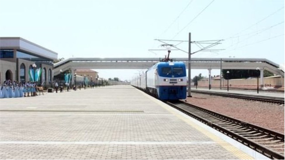 Rita va Nastya bilan porno tomosha qiling