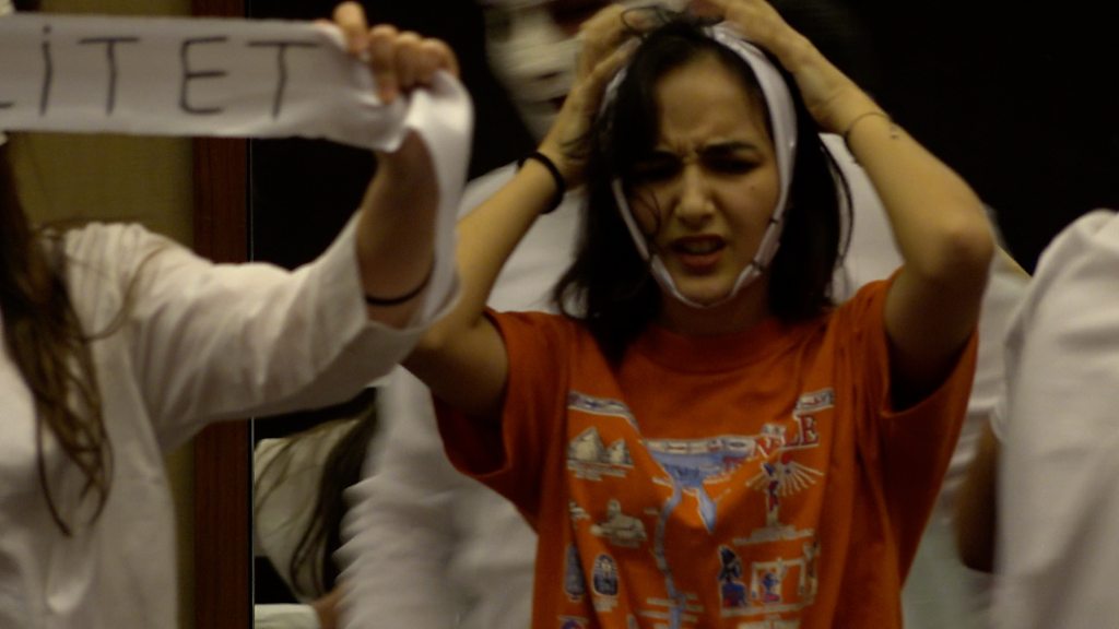 Yalangoch etuk ayolning fotosurati