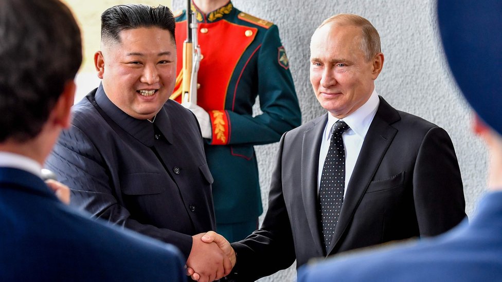 Kim Jong-un y Vladimir Putin discuten el conflicto en la península coreana  en su histórico encuentro en Vladivostok - BBC News Mundo