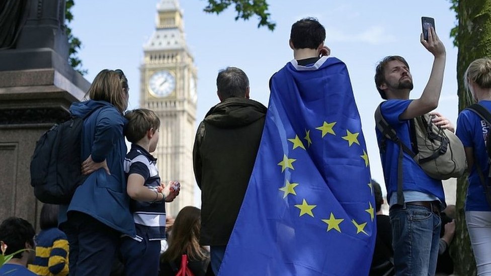 Ministers urged to protect rights of EU citizens in UK
