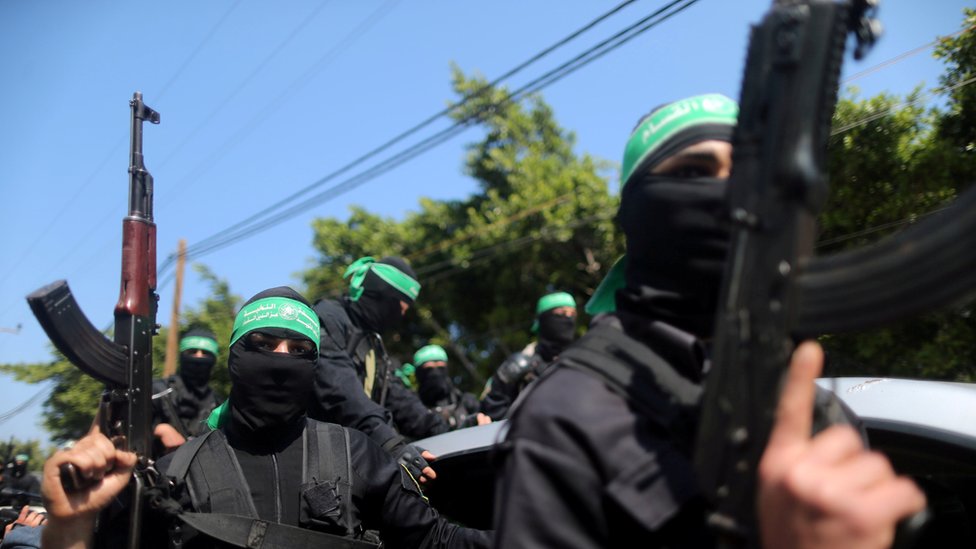 مسلحون من حركة حماس في استعراض في غزة