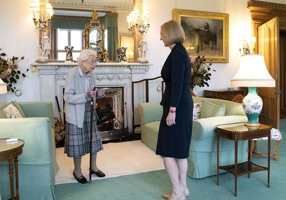 トラス氏、イギリスの新首相に就任 女王が任命 - BBCニュース