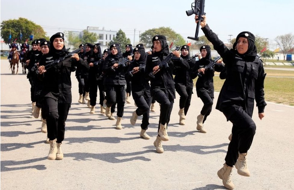 Mujeres policías en Islamabad, Pakistán.